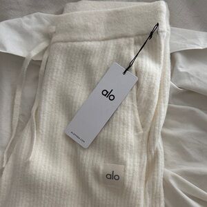 ALO Yoga Ivory Snuggle Up Sweater Pant